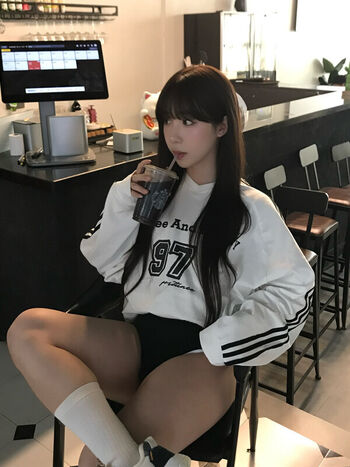 Shiliuyelei leaked private content