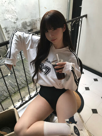 Shiliuyelei leaked private content