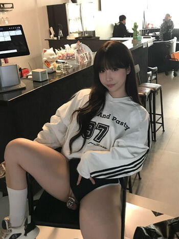 Shiliuyelei leaked private content