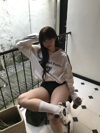 Shiliuyelei leaked private content
