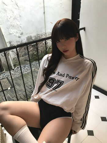 Shiliuyelei leaked private content