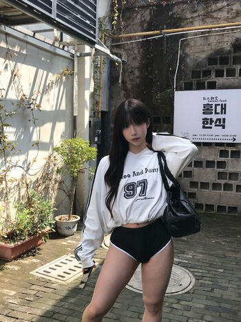 Shiliuyelei leaked private content