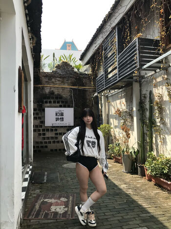 Shiliuyelei leaked private content