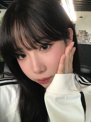 Shiliuyelei leaked private content