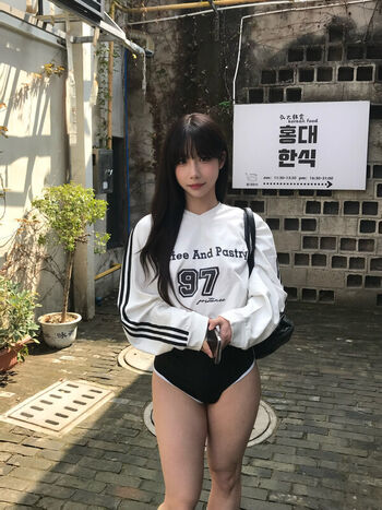 Shiliuyelei leaked private content