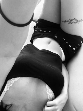 Mommy roleplay/ leaked private content