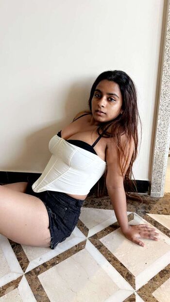 Suhana khan leaked private content