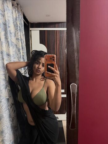 Suhana khan leaked private content