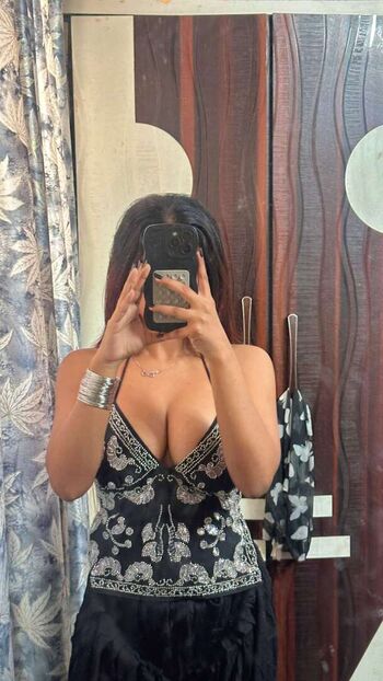 Suhana khan leaked private content