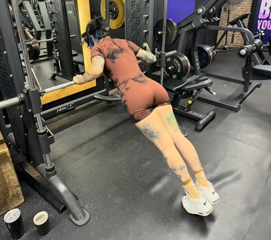 Avanti/ leaked private content