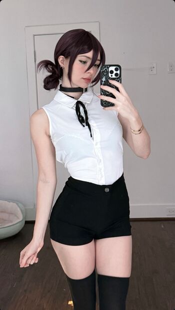 Pluckypeaches/ leaked private content