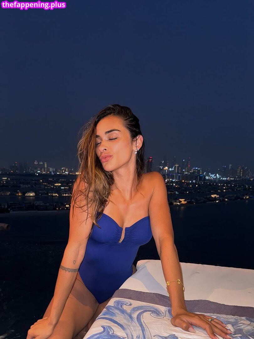 Your eye candy/ leaked private content