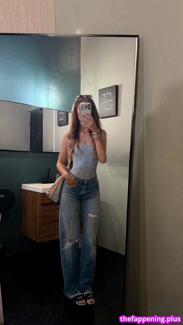 Alonemimi nua leaked private content