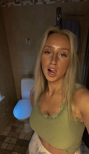 Peachieee nude leaked private content