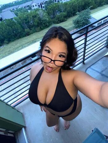 Fuzzietwinkie leaked private content