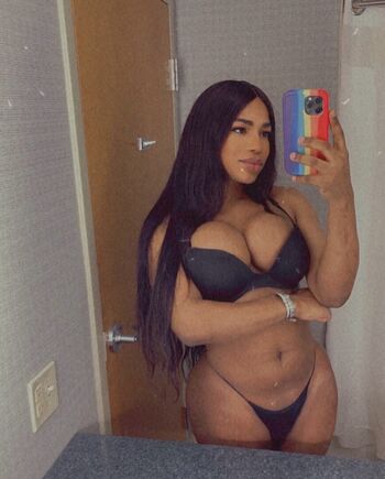 Lucy lawless/ leaked private content