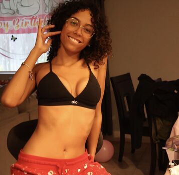 Lilbittyliv/ leaked private content