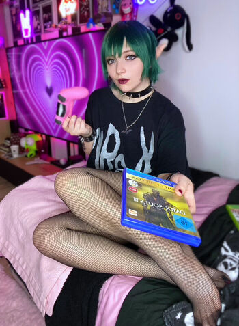 Robin leaked private content