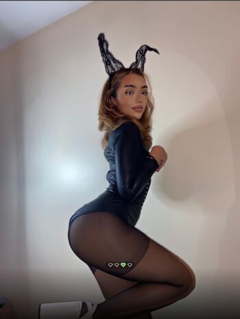 Holabulma/ leaked private content