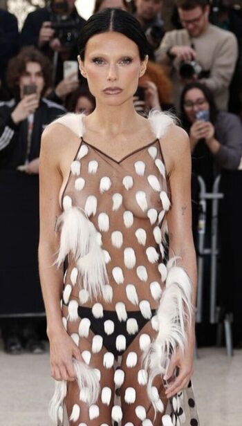 Maisierynn/ leaked private content