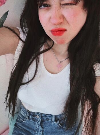 Alexandra daddario/ leaked private content