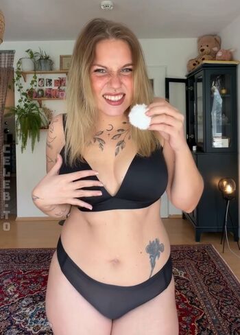 Yourina/ leaked private content