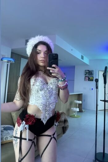 Wavy brin leaked private content
