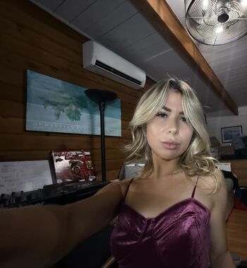 Mia gibbs/ leaked private content