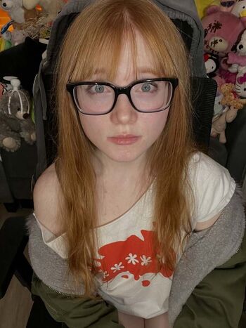 Annadelos/ leaked private content