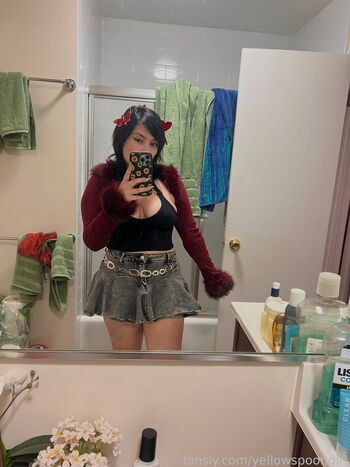 Yellowspoongirl leaked private content