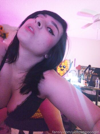 Yellowspoongirl leaked private content