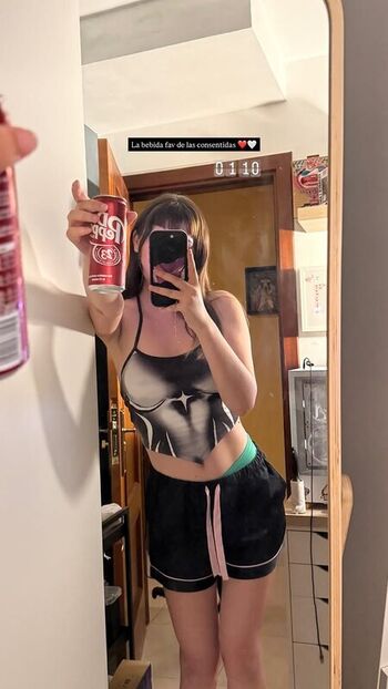 Astridlove page leaked private content